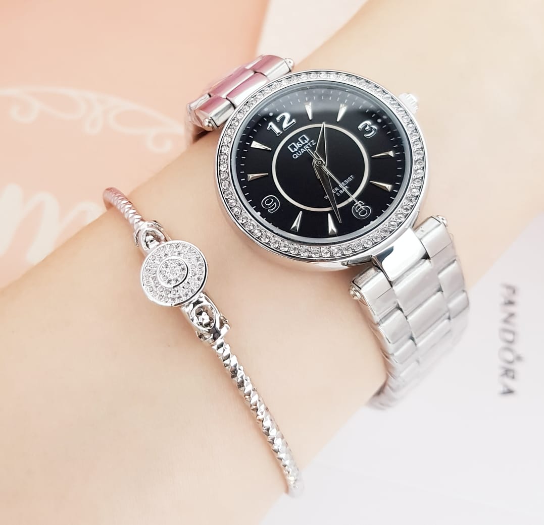Reloj Para Dama Q&Q Nueva Colección