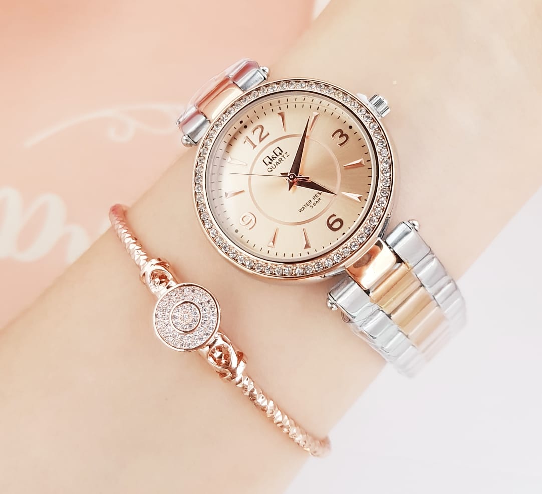 Reloj Para Dama Q&Q Nueva Colección