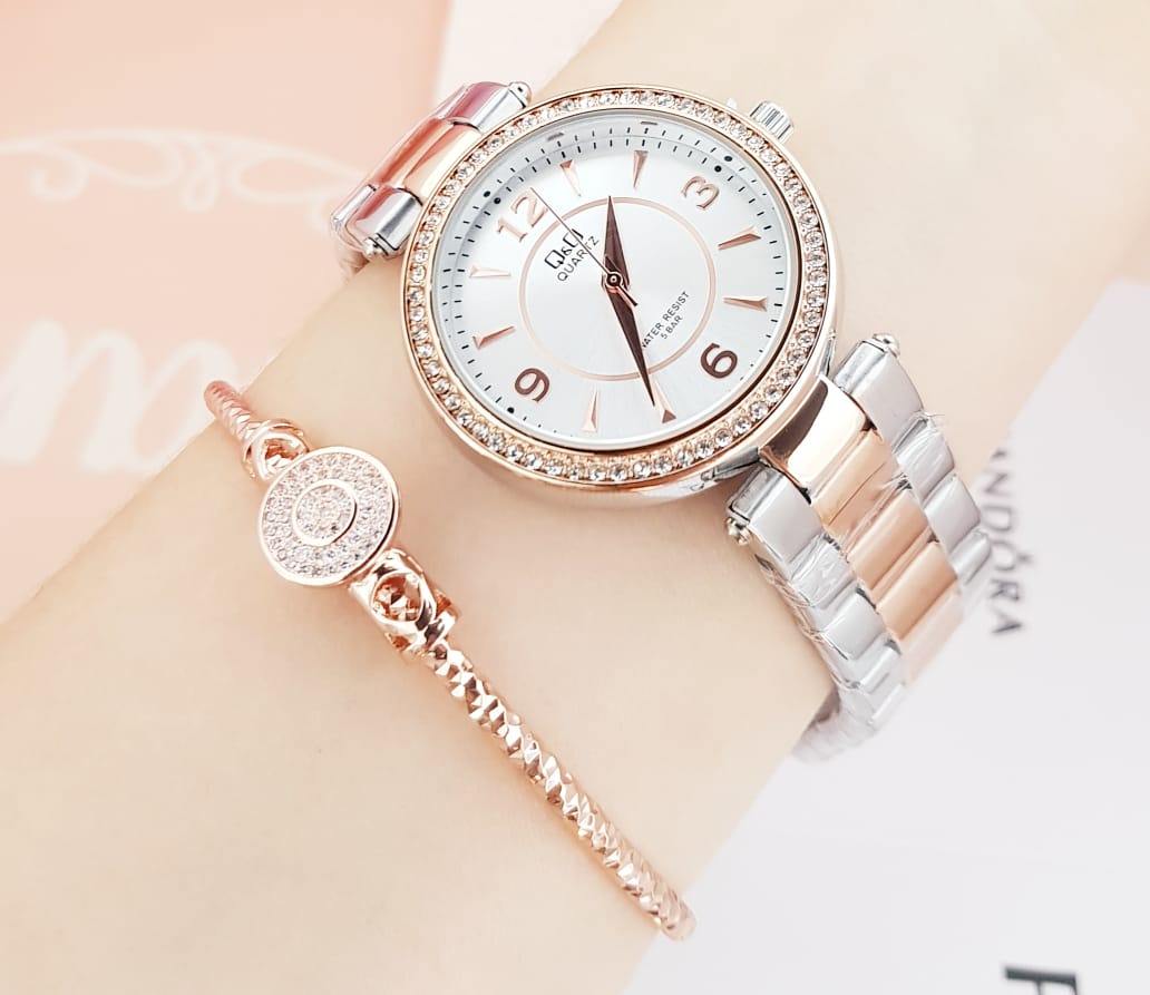 Reloj Para Dama Q&Q Nueva Colección