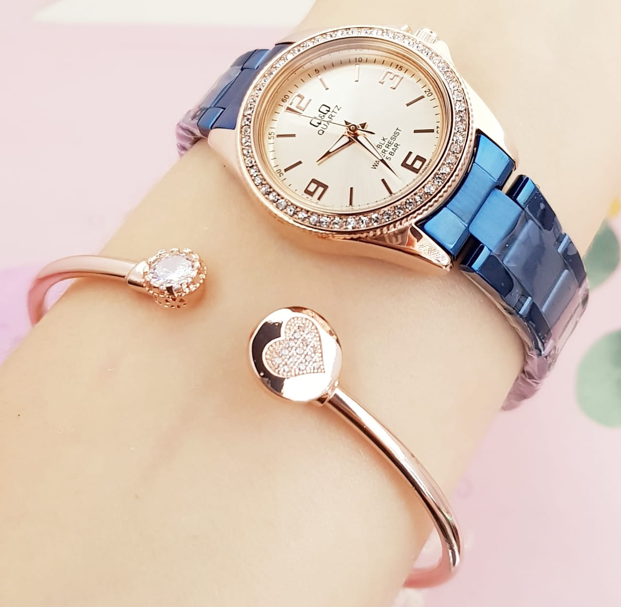 Reloj Para Dama Q&Q Nueva Colección