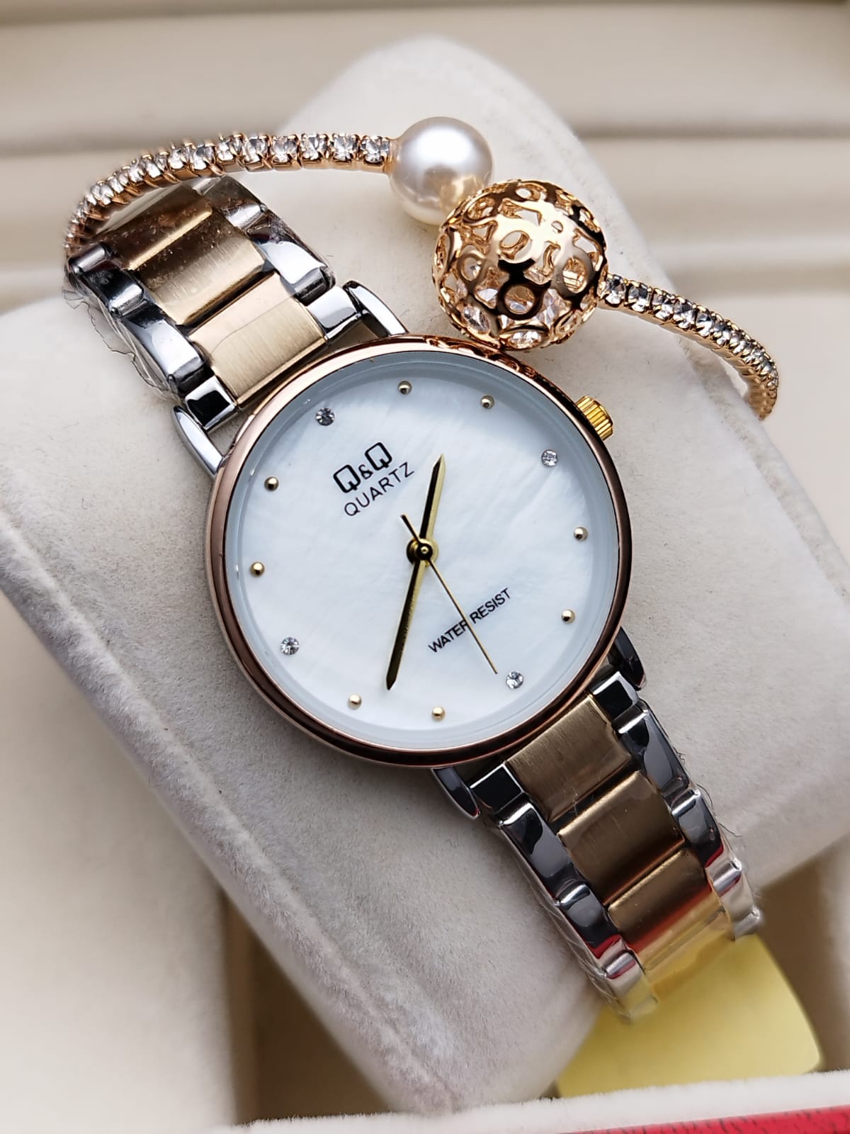 Reloj Para Dama Q&Q Nueva Colección Puntos Sencillos
