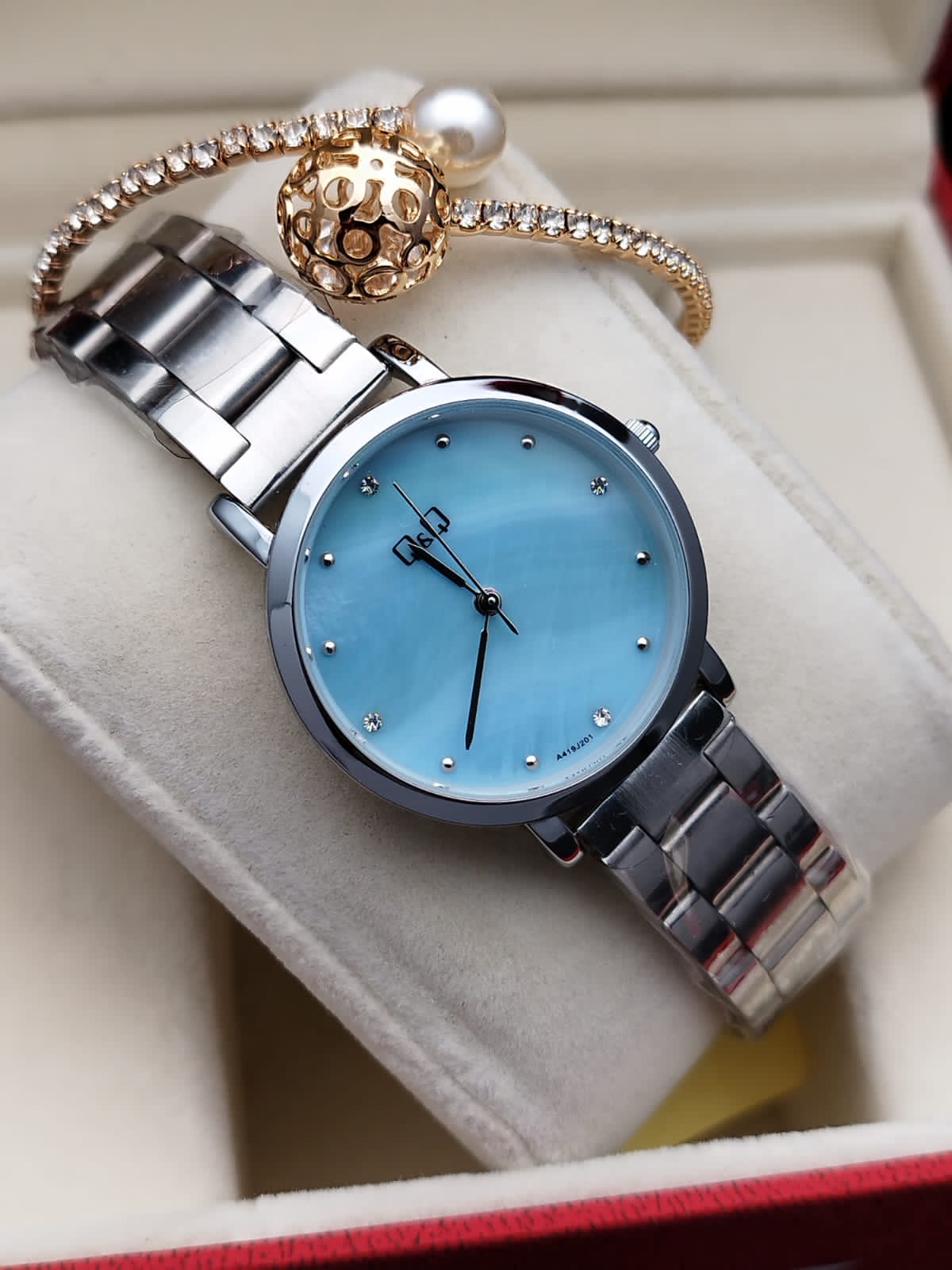 Reloj Para Dama Q&Q Nueva Colección Puntos Sencillos