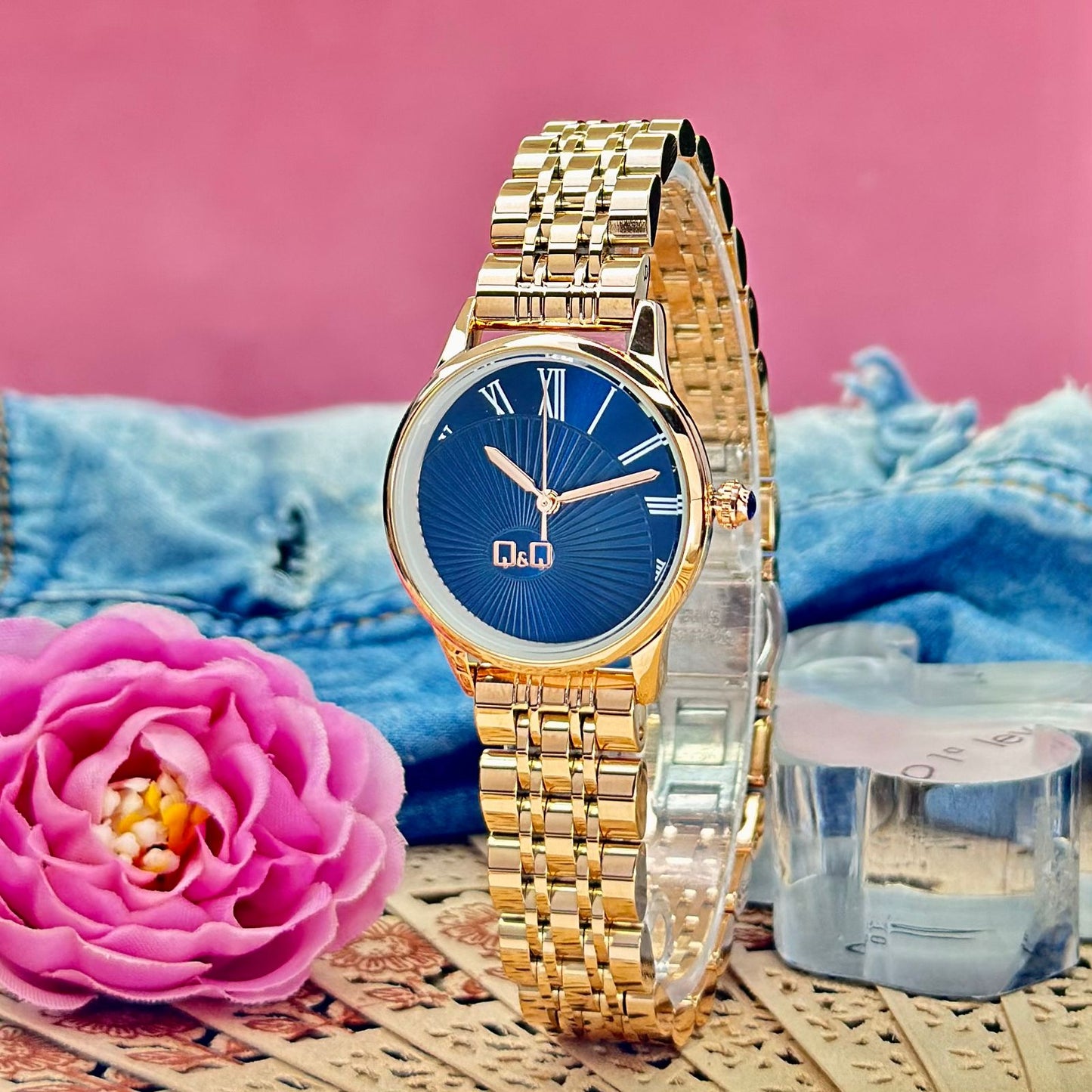 Reloj Para Dama Marca Q&Q Tipo Yess Difuminado