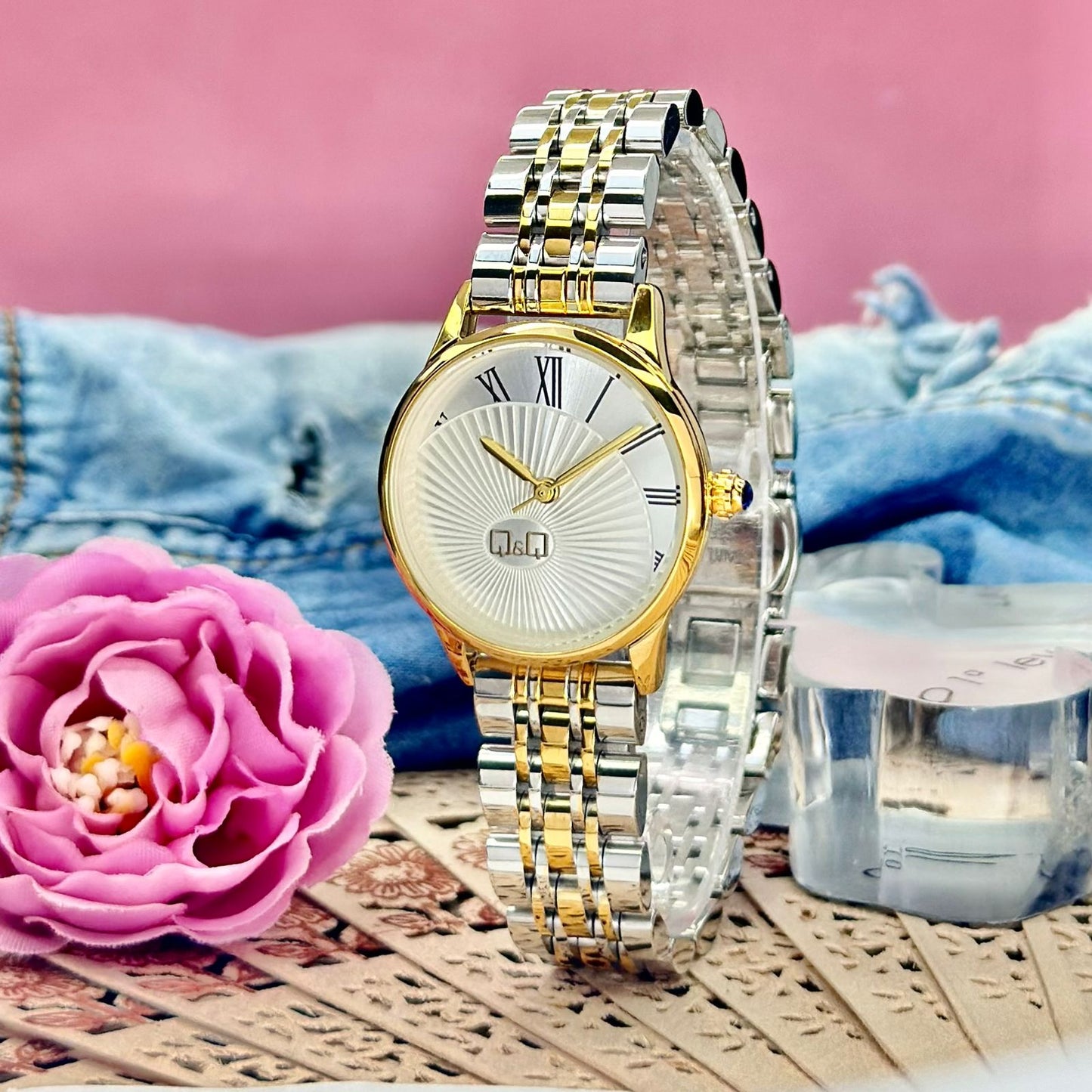 Reloj Para Dama Marca Q&Q Tipo Yess Difuminado