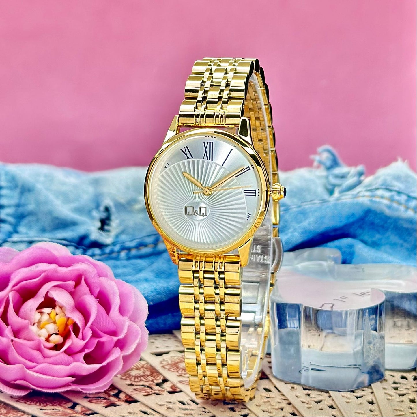 Reloj Para Dama Marca Q&Q Tipo Yess Difuminado