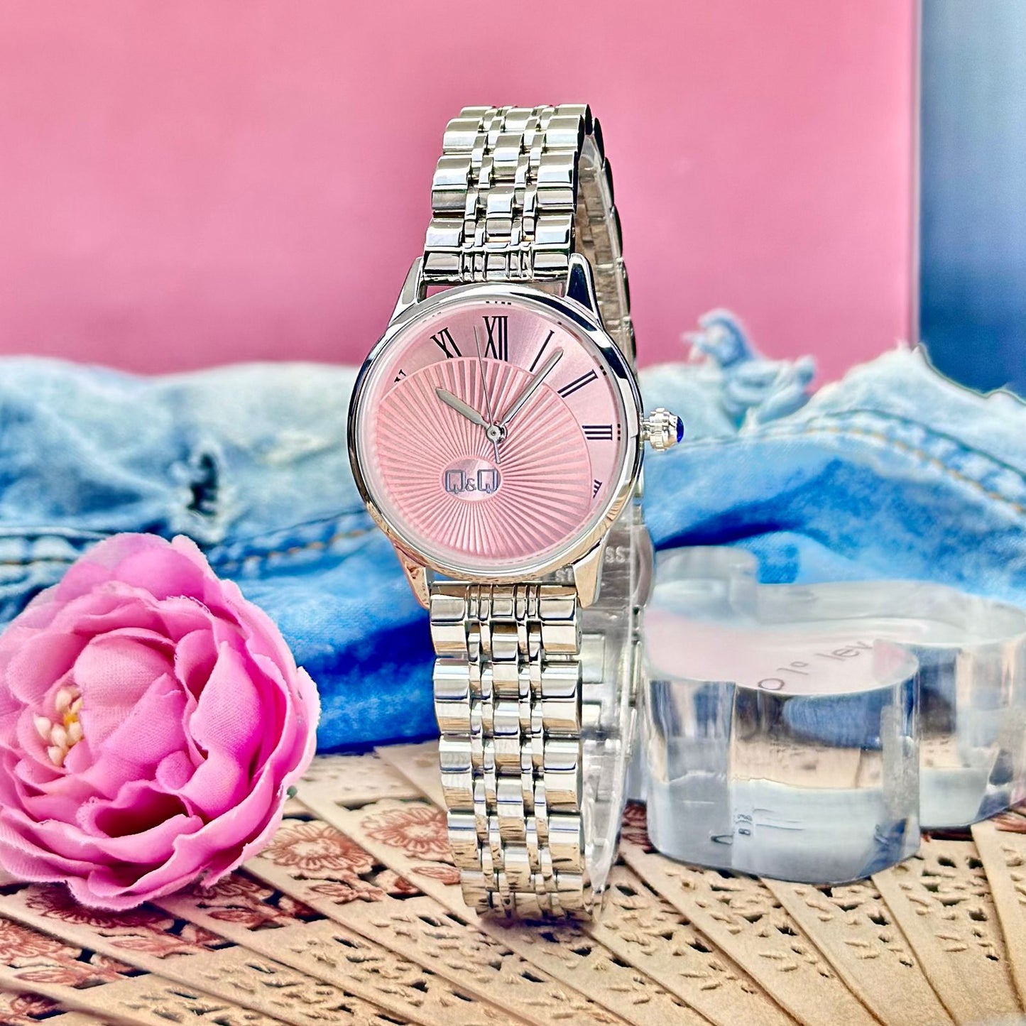 Reloj Para Dama Marca Q&Q Tipo Yess Difuminado