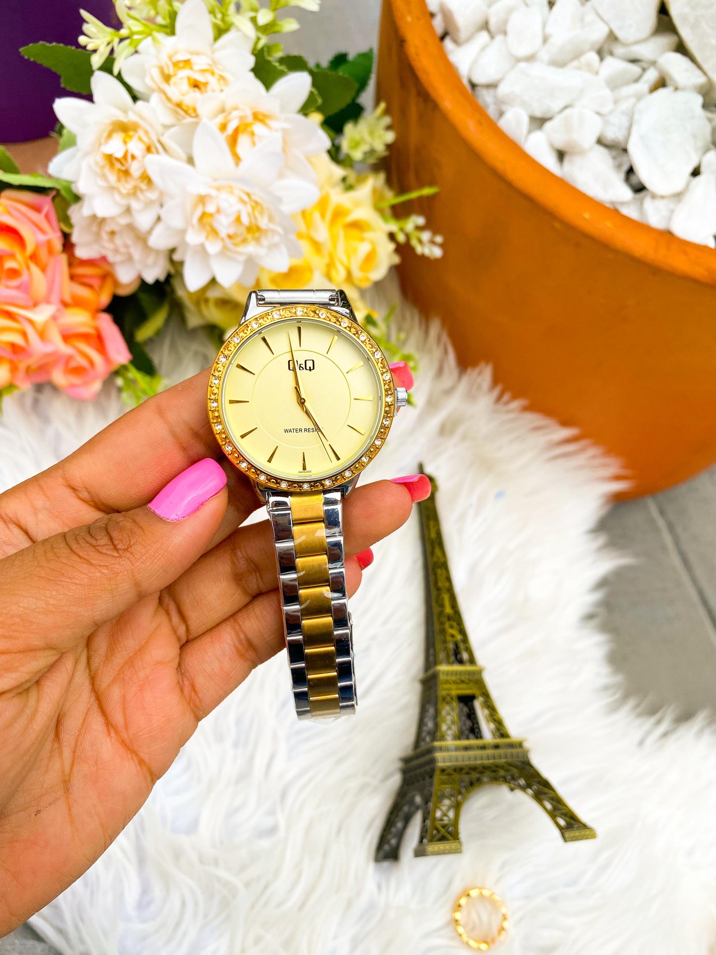 Reloj Para Dama Q&Q Tamaño Grande