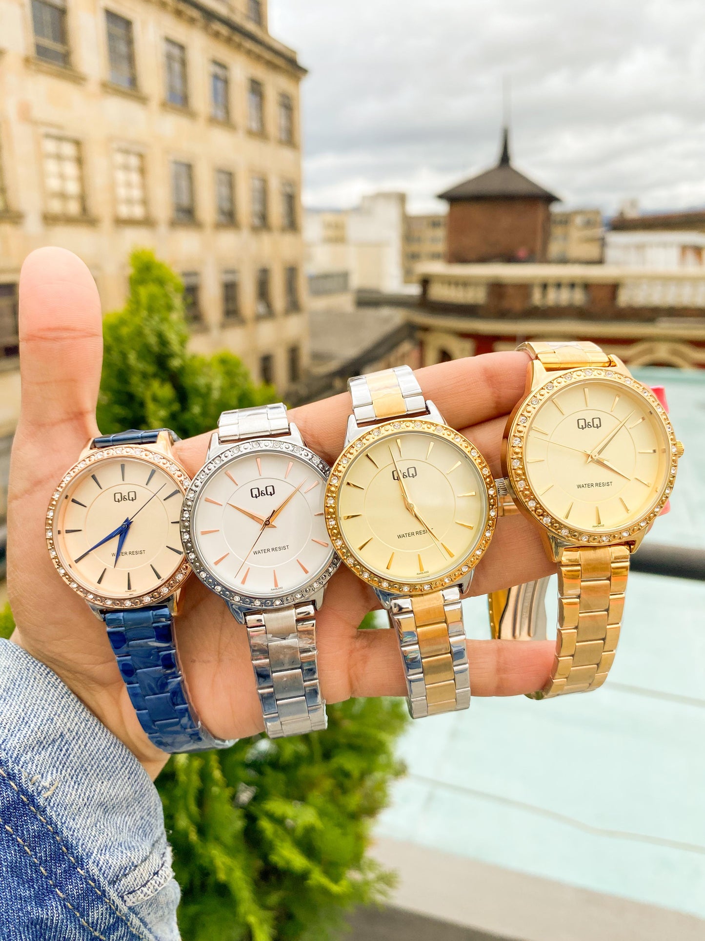 Reloj Para Dama Q&Q Tamaño Grande